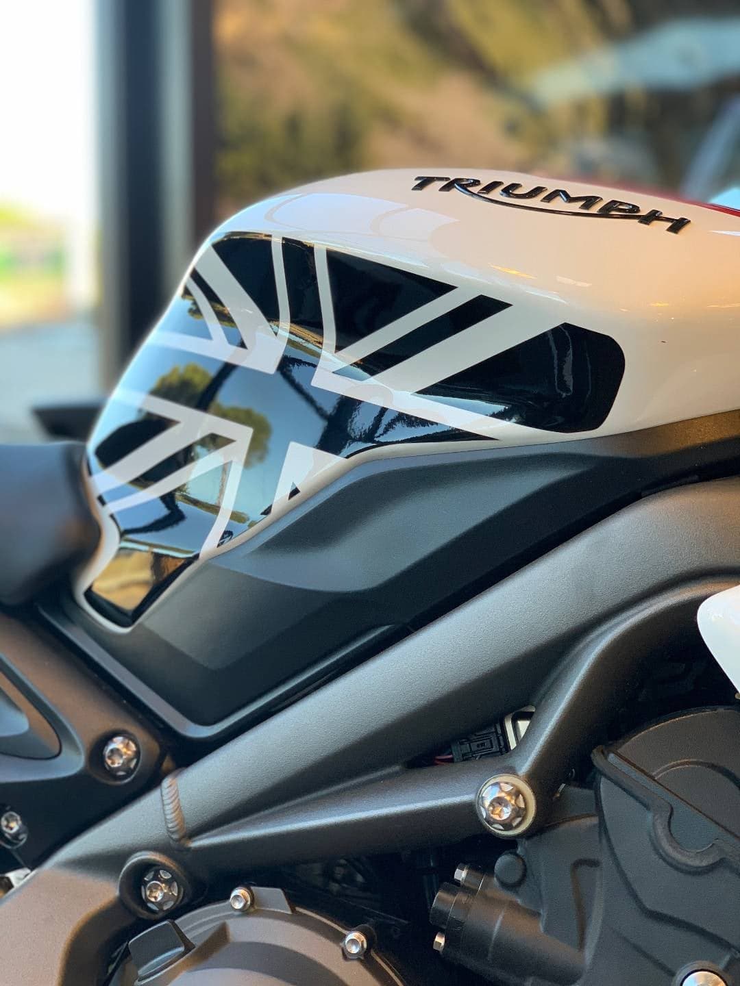 TRIUMPH : Réservoirs UK