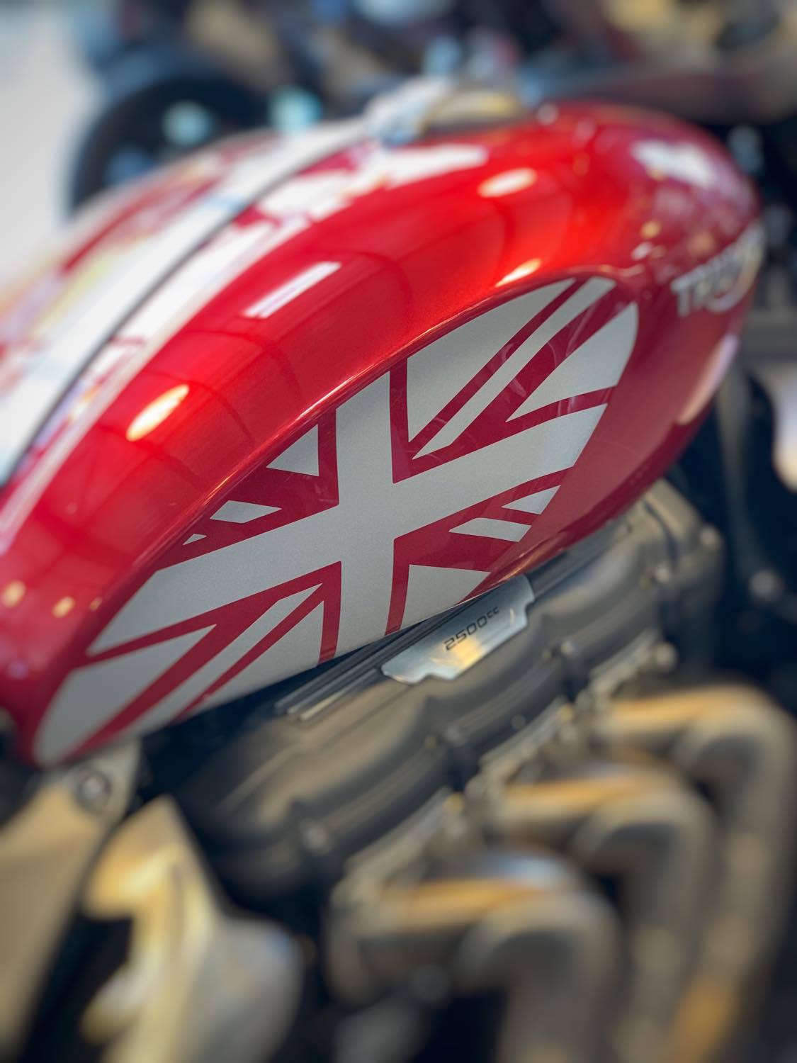 TRIUMPH : Réservoirs UK