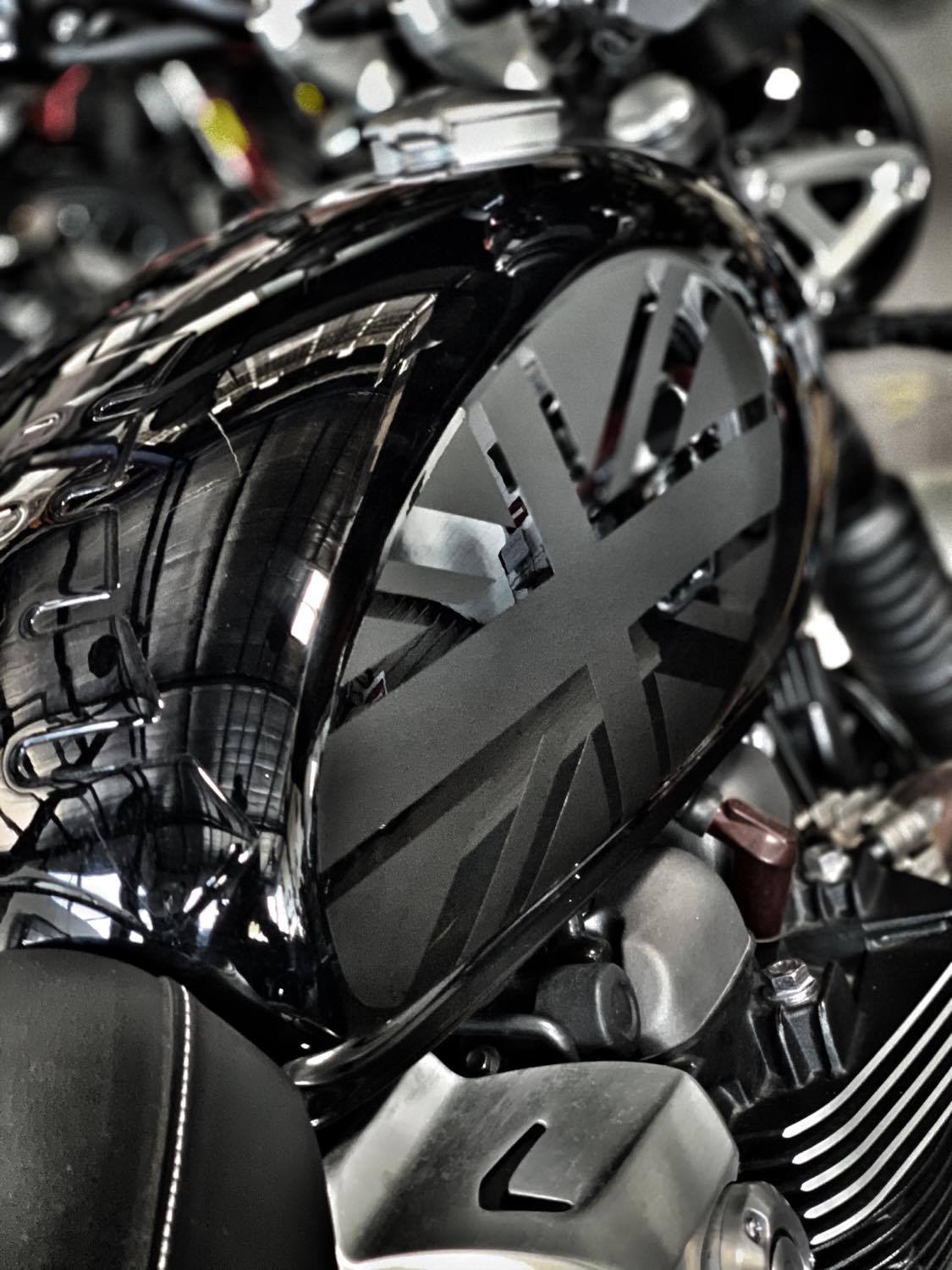 TRIUMPH : Réservoirs UK