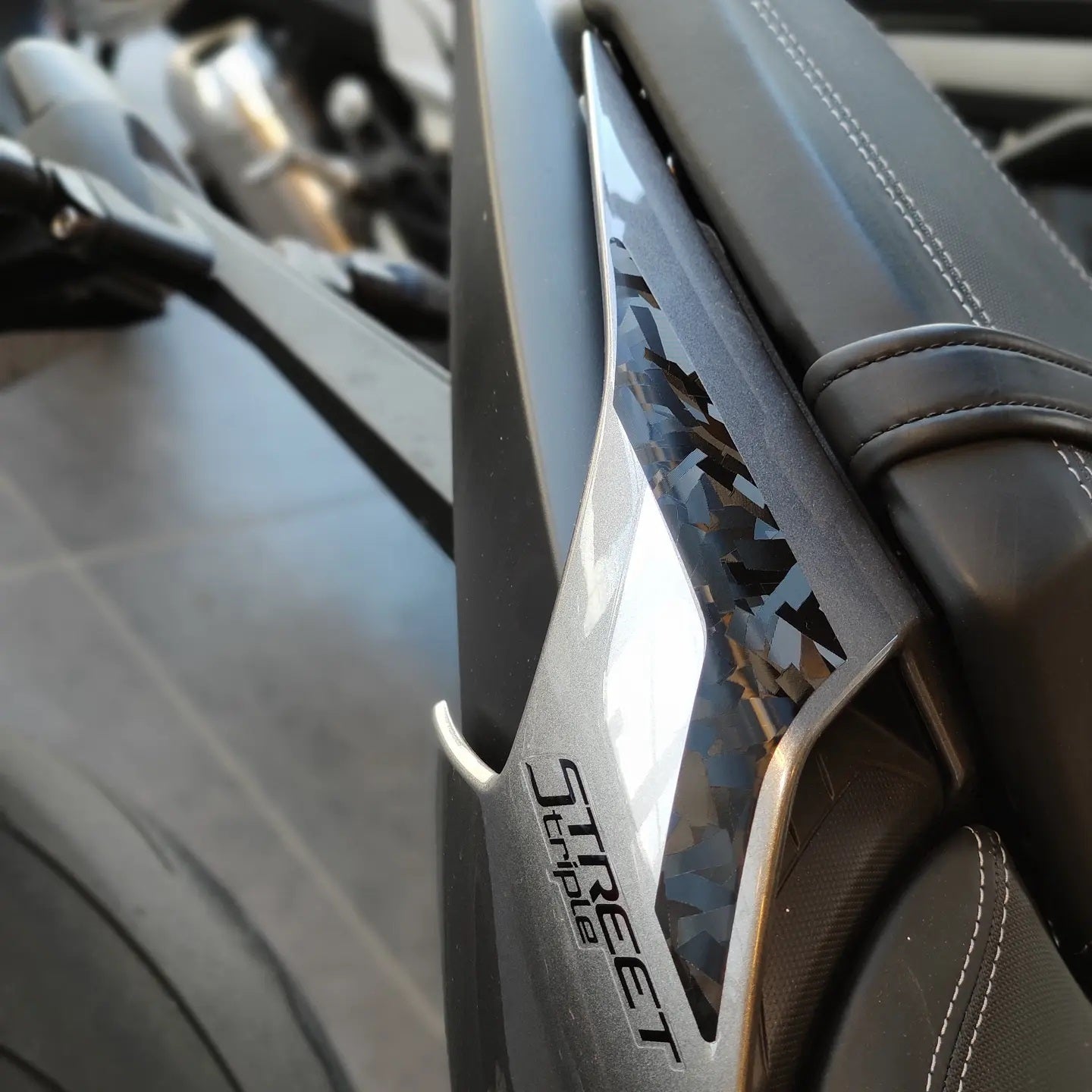 TRIUMPH : Réservoirs "RS" ou "R" ou "S"