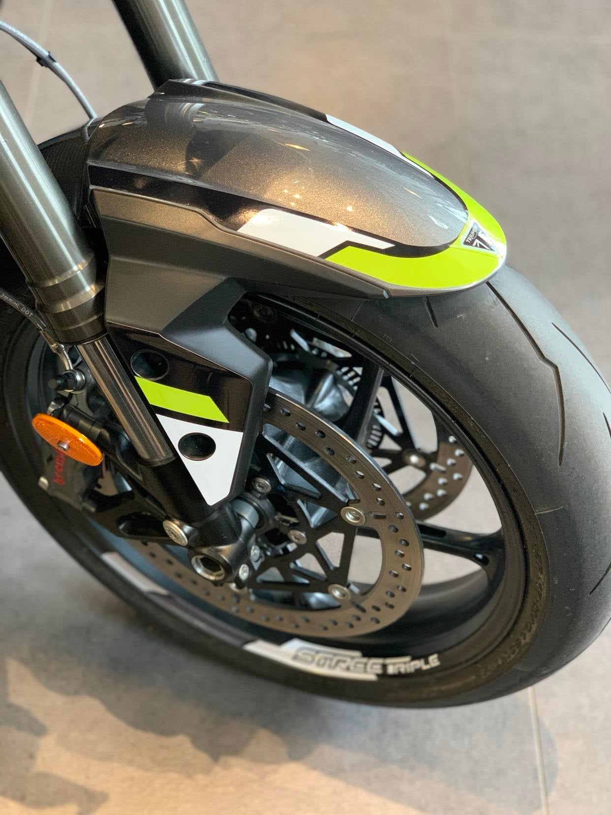 TRIUMPH STREET TRIPLE RS (et R)  2023+   MOTO 2 ou FROST