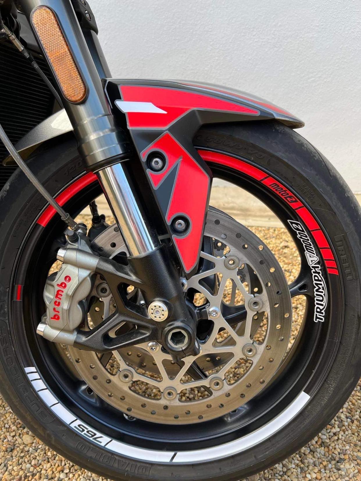 TRIUMPH STREET TRIPLE (2020 - 2022) MOTO 2