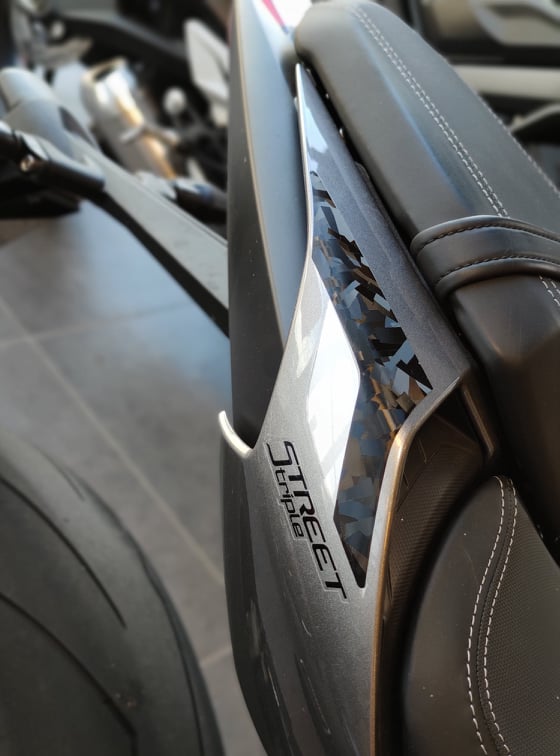 TRIUMPH STREET TRIPLE RS 2020 +  (couleur n°1)