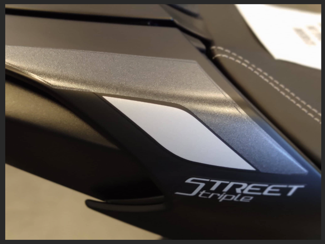 TRIUMPH STREET TRIPLE RS 2020 +  (couleur n°1)