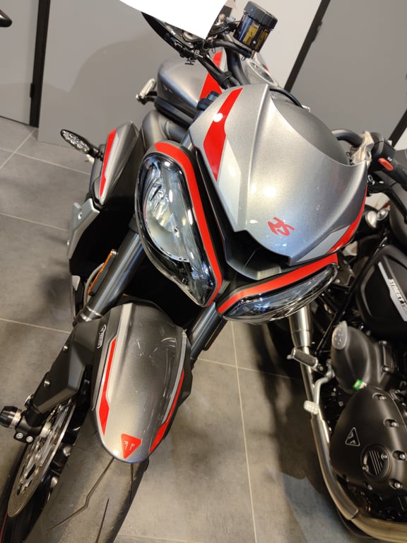 TRIUMPH STREET TRIPLE RS 2020 +  (couleur n°1)