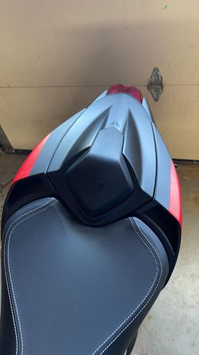 TRIUMPH STREET TRIPLE RS 2020 +  (couleur n°1)