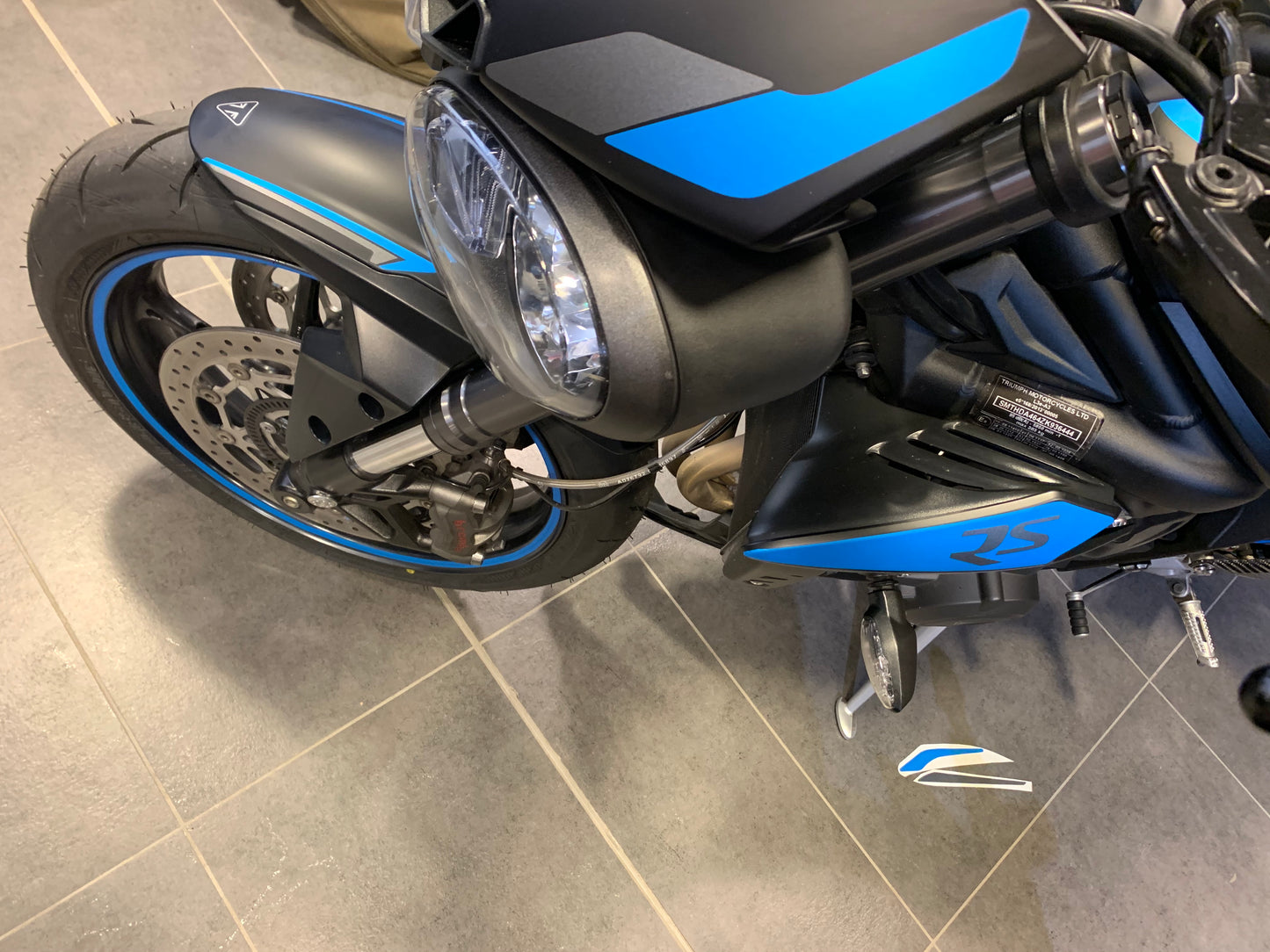 TRIUMPH STREET TRIPLE RS 2017/2019 (DEUX couleurs)