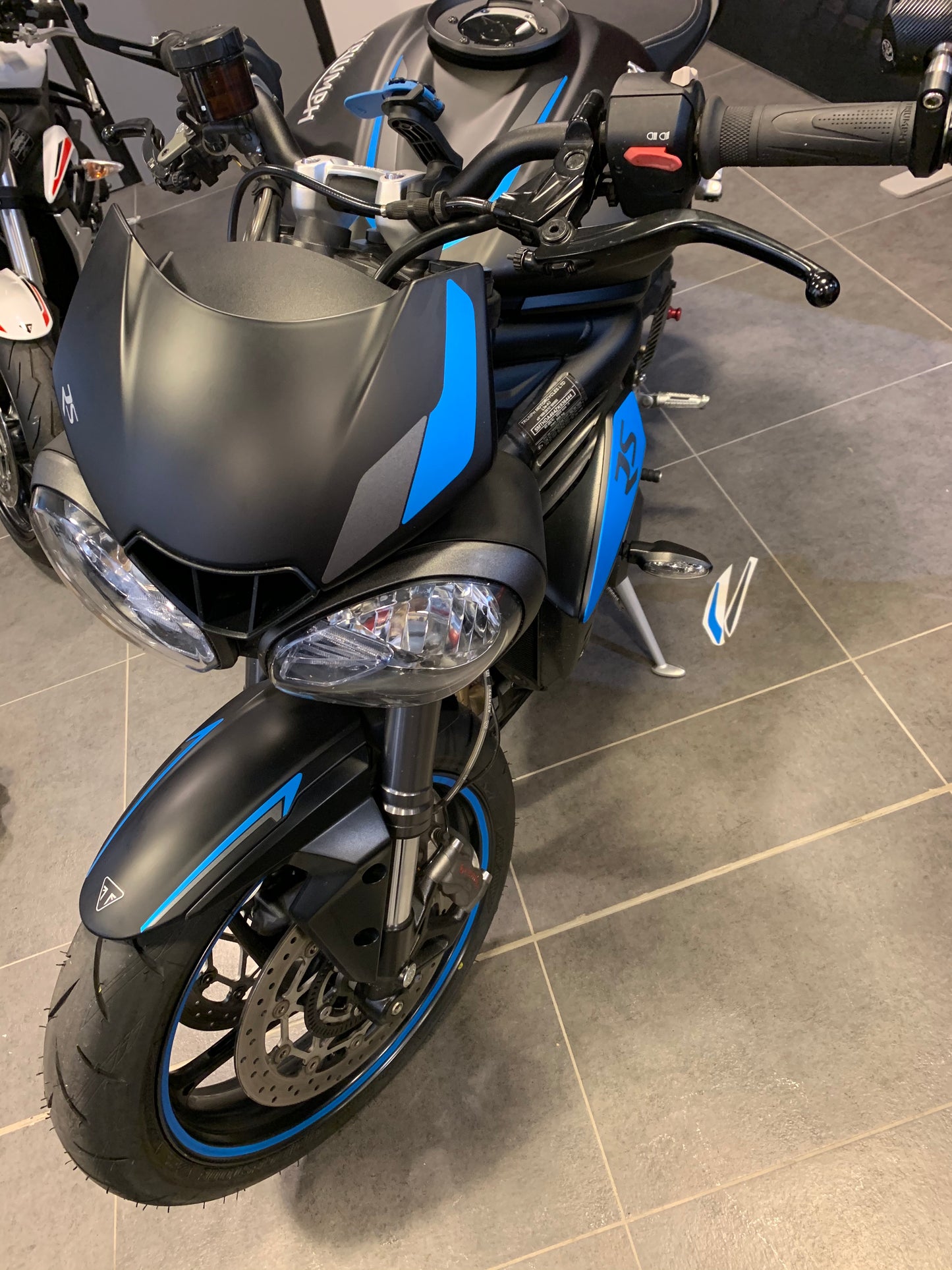 TRIUMPH STREET TRIPLE RS 2017/2019 (couleur n°2)